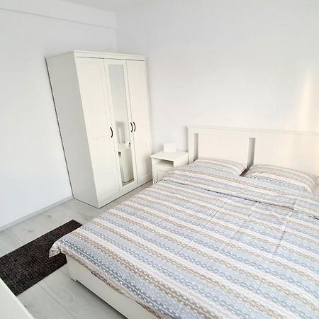Belle Apartments - Central Пітешть Екстер'єр фото
