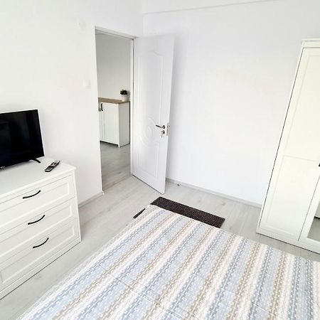 Belle Apartments - Central Пітешть Екстер'єр фото