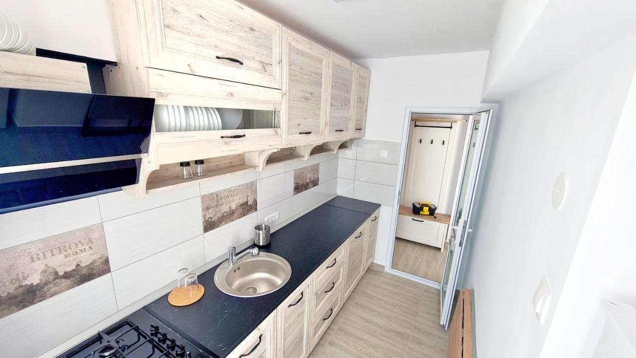 Belle Apartments - Central Пітешть Екстер'єр фото